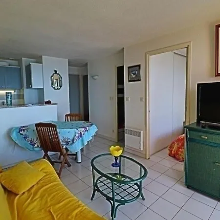 - 4 Pers, 34 M2, 2/1 1 Appartement *